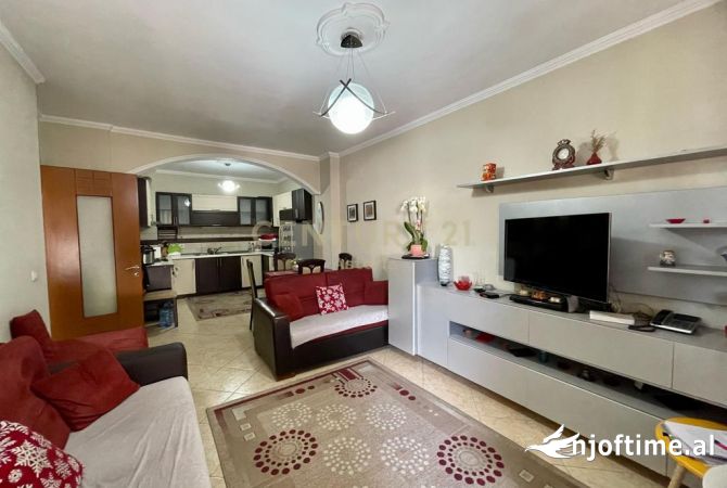 Shtepi me qera 1+1 ne Tirane - 420 Euro