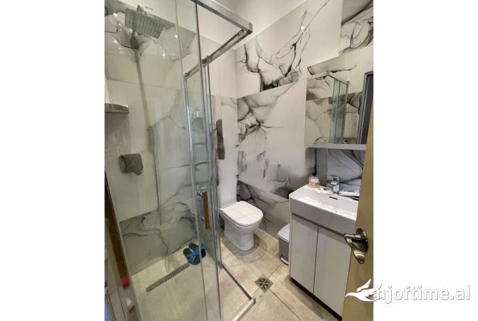 Shtepi me qera Apartament ne Tirane, 2+1, Mobilimi E mobiluar, Pagesa 600  Euro.