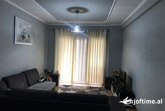Shtepi me qera 2+1 ne Tirane - 500 Euro