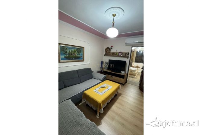 Shtepi me qera 2+1 ne Tirane - 500 Euro
