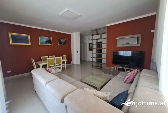 Shtepi me qera 2+1 ne Tirane - 700 Euro