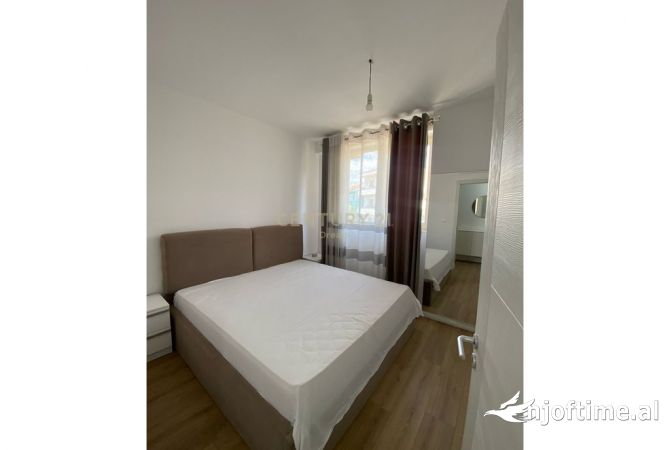 Shtepi me qera 2+1 ne Tirane - 400 Euro