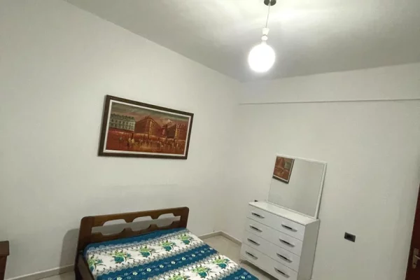 Shtepi me qera Shtepi Private ne Tirane, 1+1, Mobilimi E mobiluar, Pagesa 33,000  Leke.