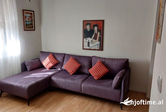 Shtepi me qera 2+1 ne Tirane - 600 Euro