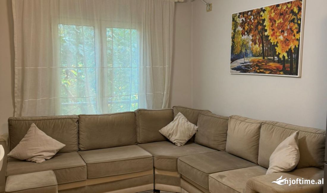 Shtepi me qera Apartament ne Tirane, 2+1, Mobilimi E mobiluar, Pagesa 650  Euro.