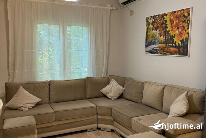 Shtepi me qera 2+1 ne Tirane - 650 Euro
