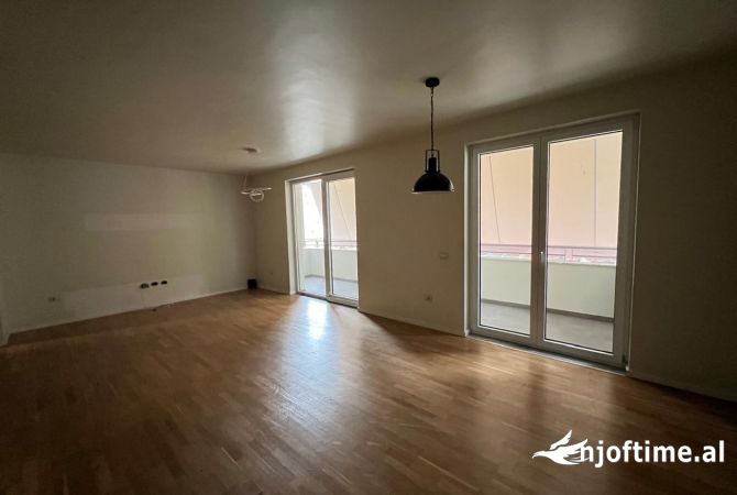 Ambient biznesi me qera 3+1 ne Tirane - 3,000 Euro