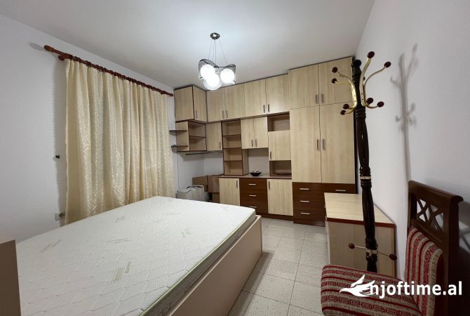 Shtepi me qera Apartament ne Tirane, 2+1, Mobilimi E mobiluar, Pagesa 600  Euro.