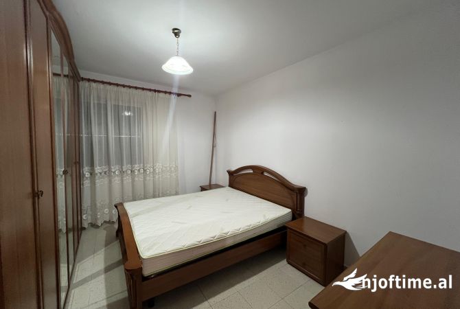 Shtepi me qera Apartament ne Tirane, 2+1, Mobilimi E mobiluar, Pagesa 600  Euro.