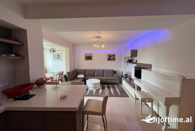 Apartament 2+1 per qera tek Stadiumi Dinamo!