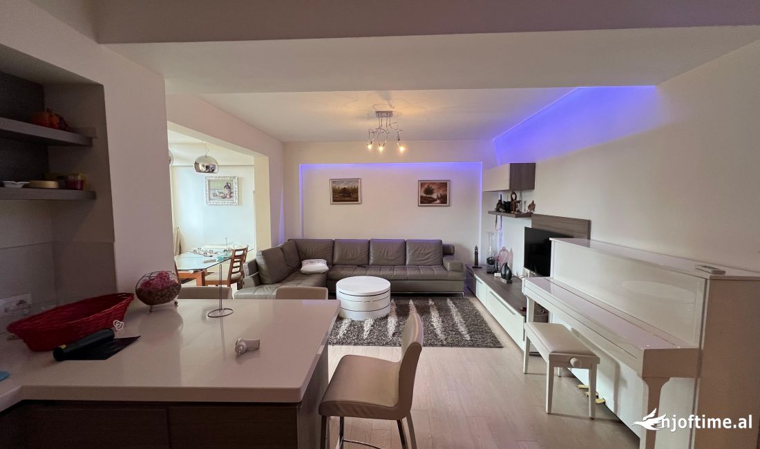 Shtepi me qera Apartament ne Tirane, 2+1, Mobilimi E mobiluar, Pagesa 900  Euro.