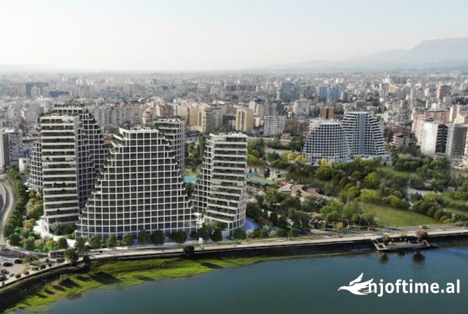 Apartament 3+1+2 per shitje tek Lake View!