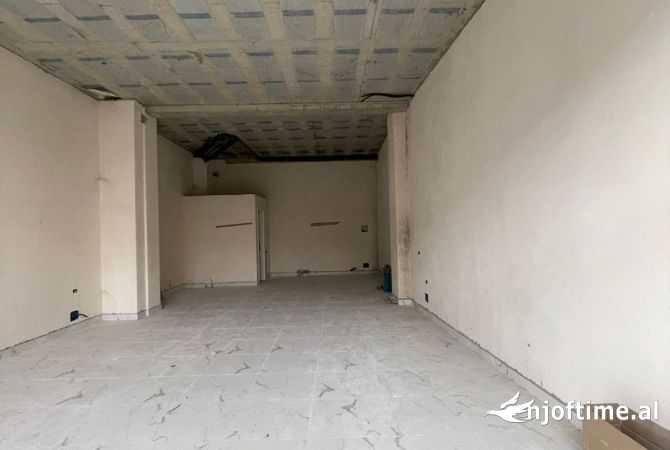 Ambient biznesi me qera 1+1 ne Tirane - 700 Euro