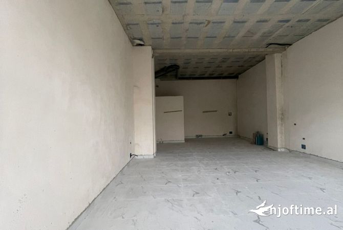 Ambient biznesi me qera 1+1 ne Tirane - 700 Euro