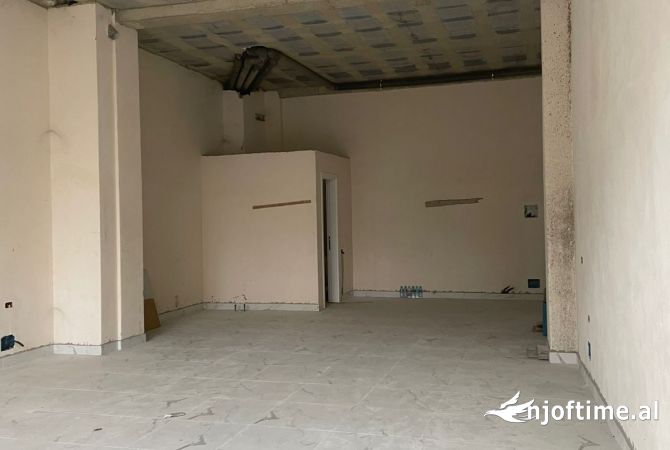 Ambient biznesi me qera 1+1 ne Tirane - 700 Euro