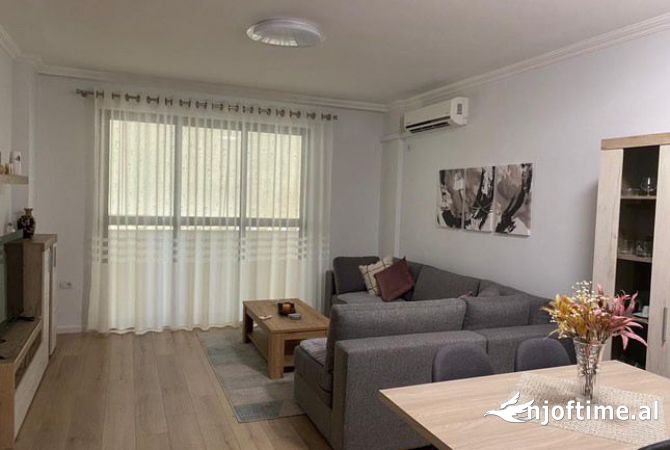 Shtepi ne shitje Apartament ne Tirane, 2+1, Mobilimi E mobiluar, Pagesa 400,000  Euro.