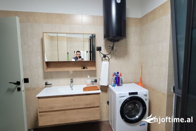 Shtepi me qera Apartament ne Tirane, 2+1, Mobilimi E mobiluar, Pagesa 480  Euro.