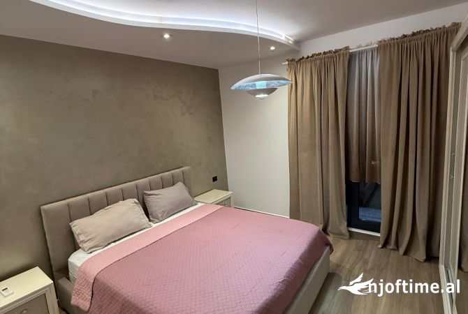 Shtepi me qera 2+1 ne Tirane - 1,700 Euro