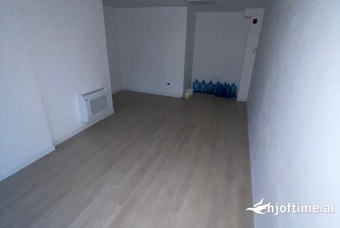 Ambient biznesi me qera 3+1 ne Tirane - 750 Euro
