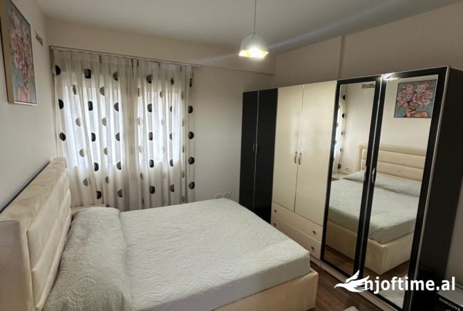Shtepi me qera Apartament ne Tirane, 1+1, Mobilimi E mobiluar, Pagesa 650  Euro.