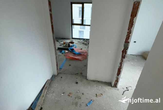Shtepi ne shitje Apartament ne Tirane, 2+1, Mobilimi Bosh, pa mobiluar, Pagesa 141,000  Euro.