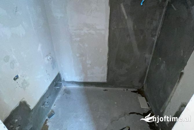 Shtepi ne shitje Apartament ne Tirane, 2+1, Mobilimi Bosh, pa mobiluar, Pagesa 141,000  Euro.