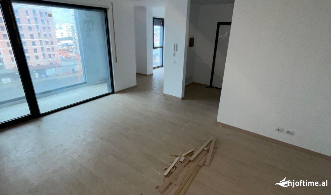 Shtepi ne shitje Apartament ne Tirane, 2+1, Mobilimi Bosh, pa mobiluar, Pagesa 140,999  Euro.