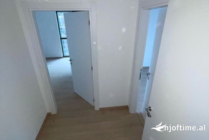 Shtepi ne shitje Apartament ne Tirane, 2+1, Mobilimi Bosh, pa mobiluar, Pagesa 141,000  Euro.