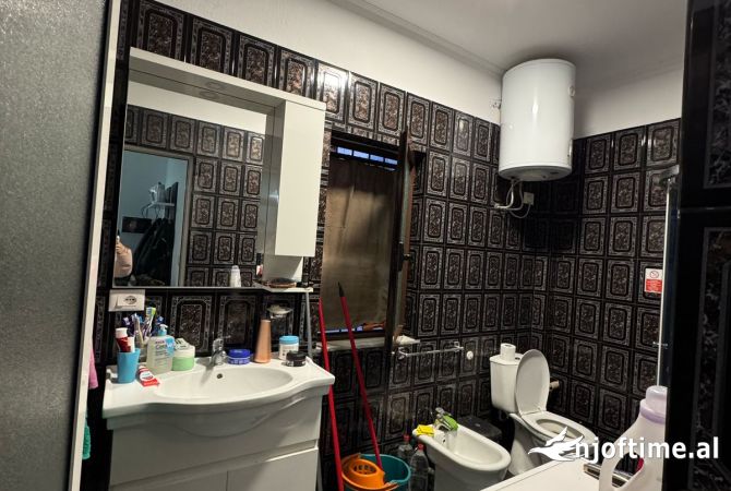 Shtepi me qera Apartament ne Tirane, 2+1, Mobilimi E mobiluar, Pagesa 500  Euro.