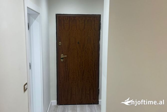 Shtepi me qera Apartament ne Tirane, 1+1, Mobilimi E mobiluar, Pagesa 999  Euro.