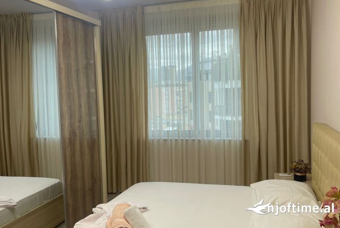 Shtepi me qera Apartament ne Tirane, 1+1, Mobilimi E mobiluar, Pagesa 999  Euro.