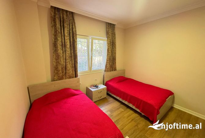 Shtepi me qera Apartament ne Tirane, 2+1, Mobilimi Bosh, pa mobiluar, Pagesa 850  Euro.