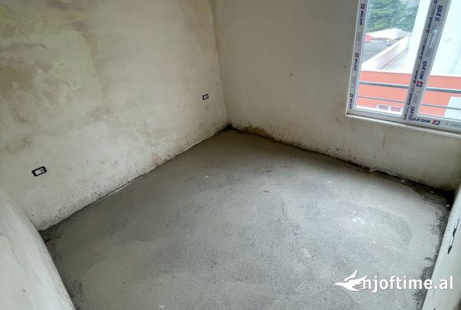 Shtepi ne shitje Apartament ne Tirane, 2+1, Mobilimi Bosh, pa mobiluar, Pagesa 101,990  Euro.