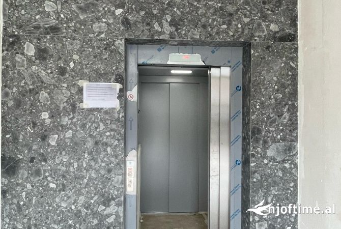 Shtepi ne shitje Apartament ne Tirane, 1+1, Mobilimi Bosh, pa mobiluar, Pagesa 115,000  Euro.