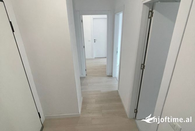 Ambient biznesi me qera 3+1 ne Tirane - 699 Euro