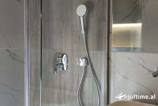 Shtepi me qera Apartament ne Tirane, 2+1, Mobilimi E mobiluar, Pagesa 1,200  Euro.