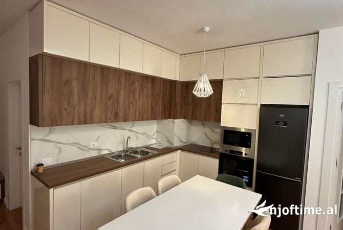 Shtepi me qera Apartament ne Tirane, 2+1, Mobilimi E mobiluar, Pagesa 1,200  Euro.