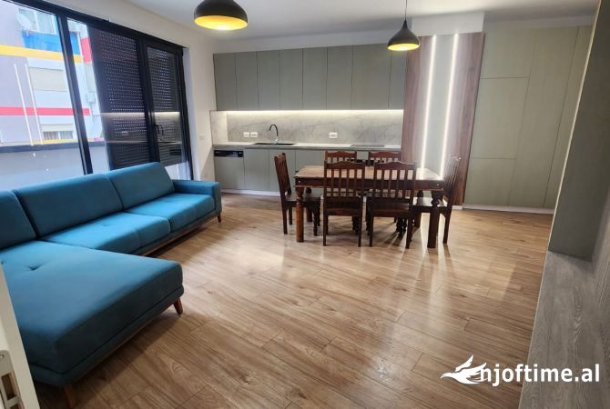Shtepi me qera Apartament ne Tirane, 2+1, Mobilimi E mobiluar, Pagesa 899  Euro.