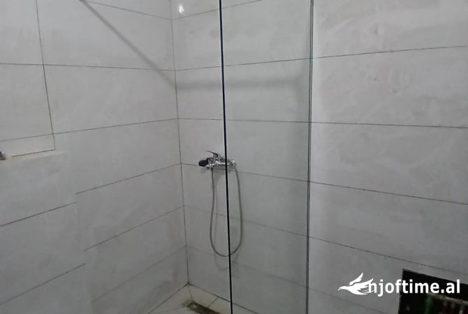 Shtepi me qera Apartament ne Tirane, 1+1, Mobilimi E mobiluar, Pagesa 499  Euro.
