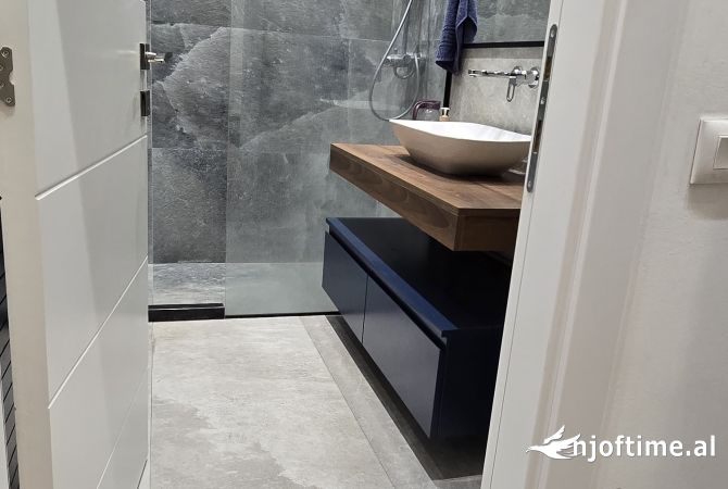 Shtepi me qera Apartament ne Tirane, 1+1, Mobilimi E mobiluar, Pagesa 750  Euro.