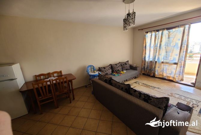Shtepi me qera Apartament ne Tirane, 1+1, Mobilimi E mobiluar, Pagesa 380  Euro.