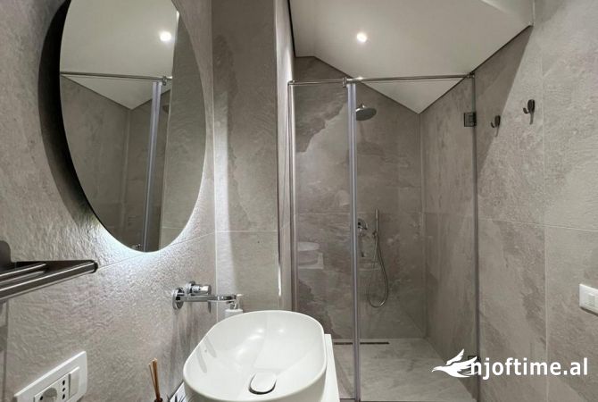 Shtepi ne shitje Apartament ne Himare, 2+1, Mobilimi E mobiluar, Pagesa 765,000  Euro.