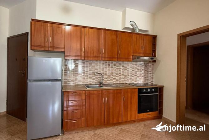 Shtepi me qera Apartament ne Tirane, 2+1, Mobilimi E mobiluar, Pagesa 599  Euro.