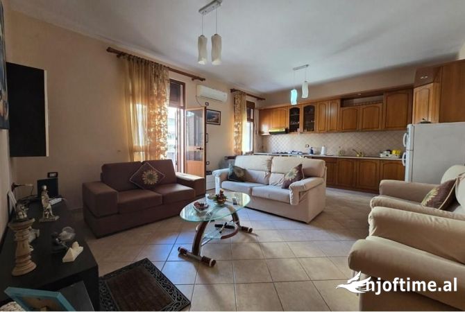 Shtepi ne shitje 1+1 ne Vlore - 75,000 Euro