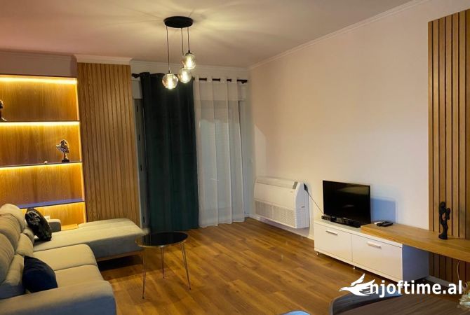 Shtepi me qera Apartament ne Tirane, 1+1, Mobilimi E mobiluar, Pagesa 750  Euro.