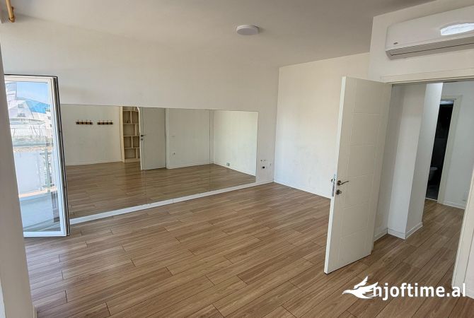 Shtepi me qera 3+1 ne Tirane - 1,500 Euro