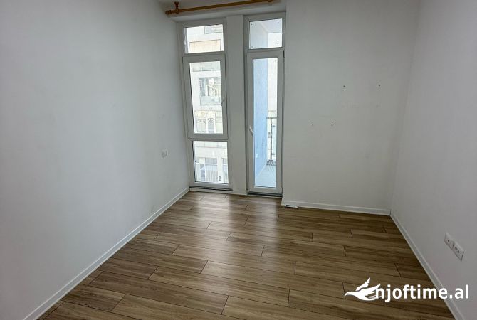 Shtepi me qera Apartament ne Tirane, 3+1, Mobilimi Bosh, pa mobiluar, Pagesa 1,500  Euro.