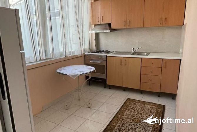 Shtepi me qera 2+1 ne Tirane - 399 Euro
