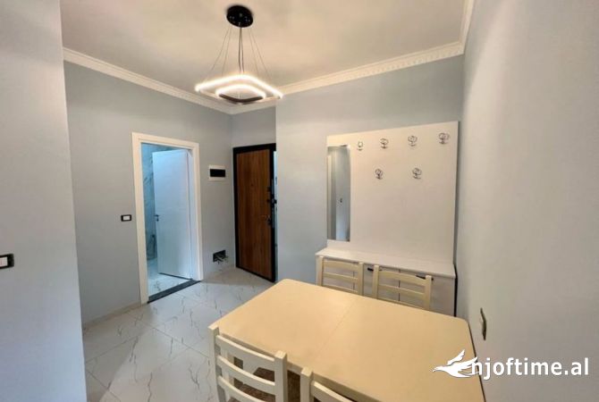 Shtepi me qera Apartament ne Tirane, 1+1, Mobilimi E mobiluar, Pagesa 450  Euro.