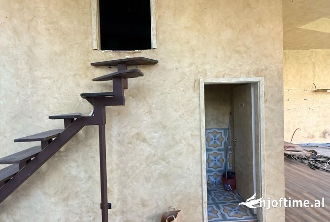 Ambient biznesi me qera 2+1 ne Tirane - 1,999 Euro